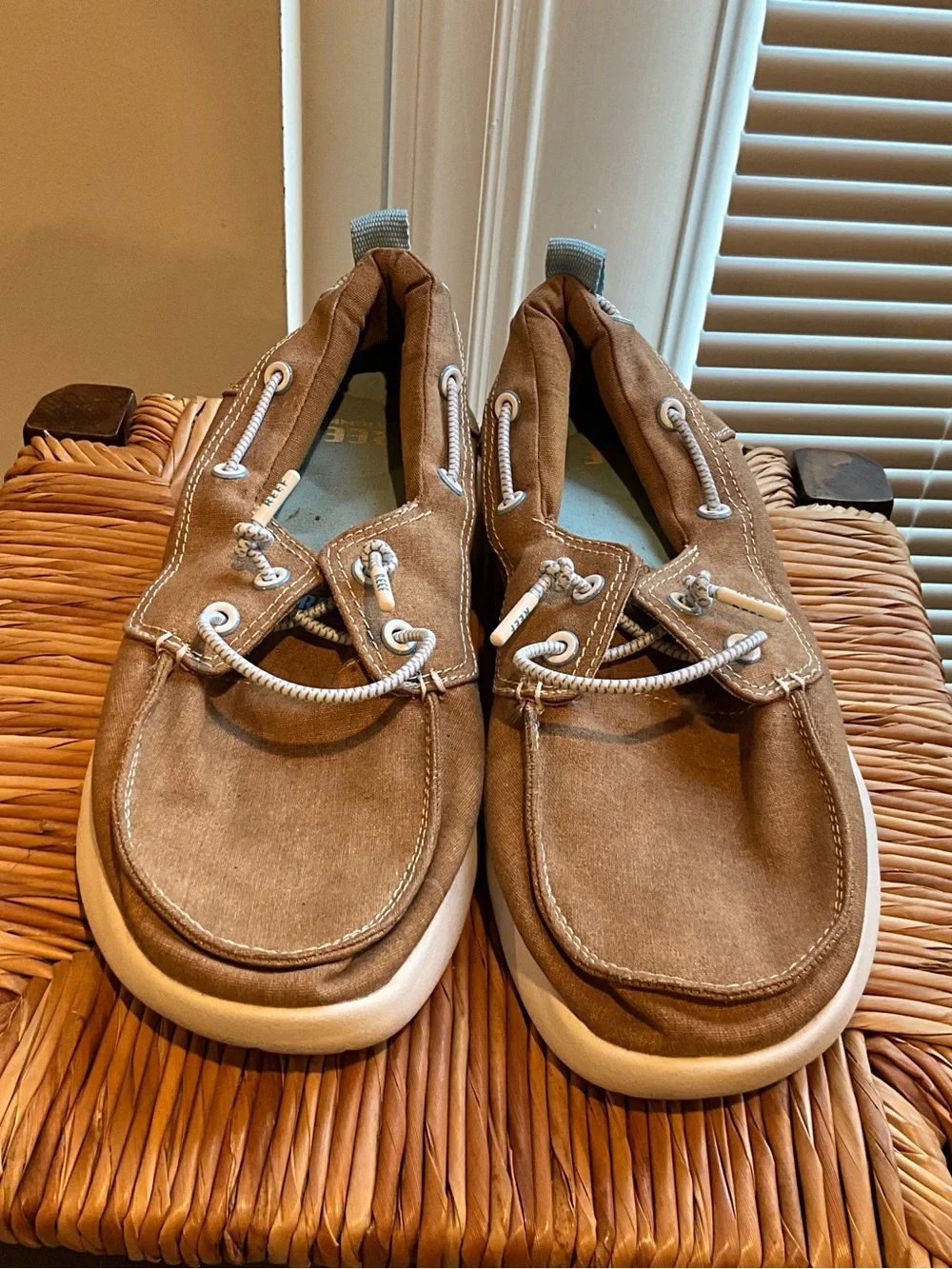 Reef Men's Tan Suede-Look Boat Shoes with White Laces size 9.5